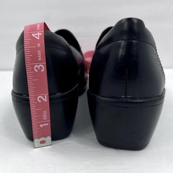 CLARKS, ULTIMATE COMFORT TECHNOLOGY, WOMEN’S MAY MARIGOLD BLACK SLIP-ONS, SIZE 8 - Picture 12 of 13